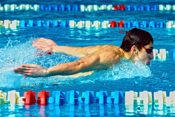Swimmer’s Shoulder vs. Rotator Cuff Tear: What’s the Difference?